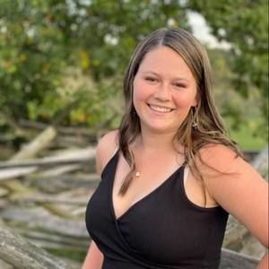 Meet your Posher, Olivia